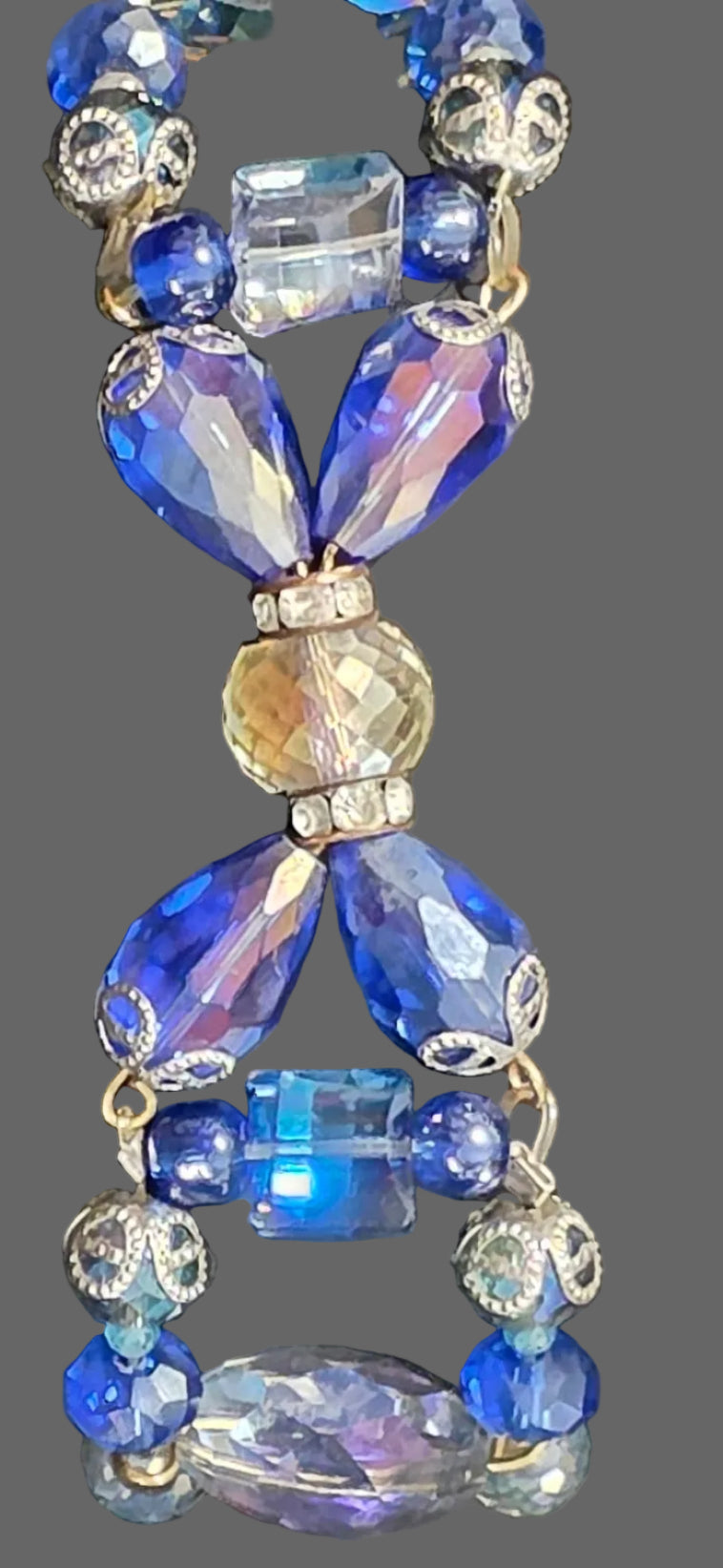 Bow glass bead bracelet