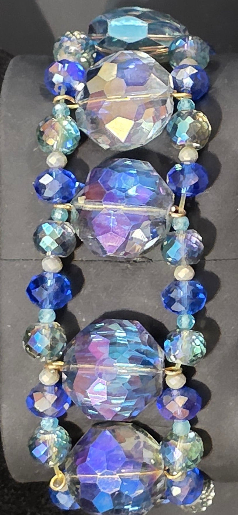Bow glass bead bracelet