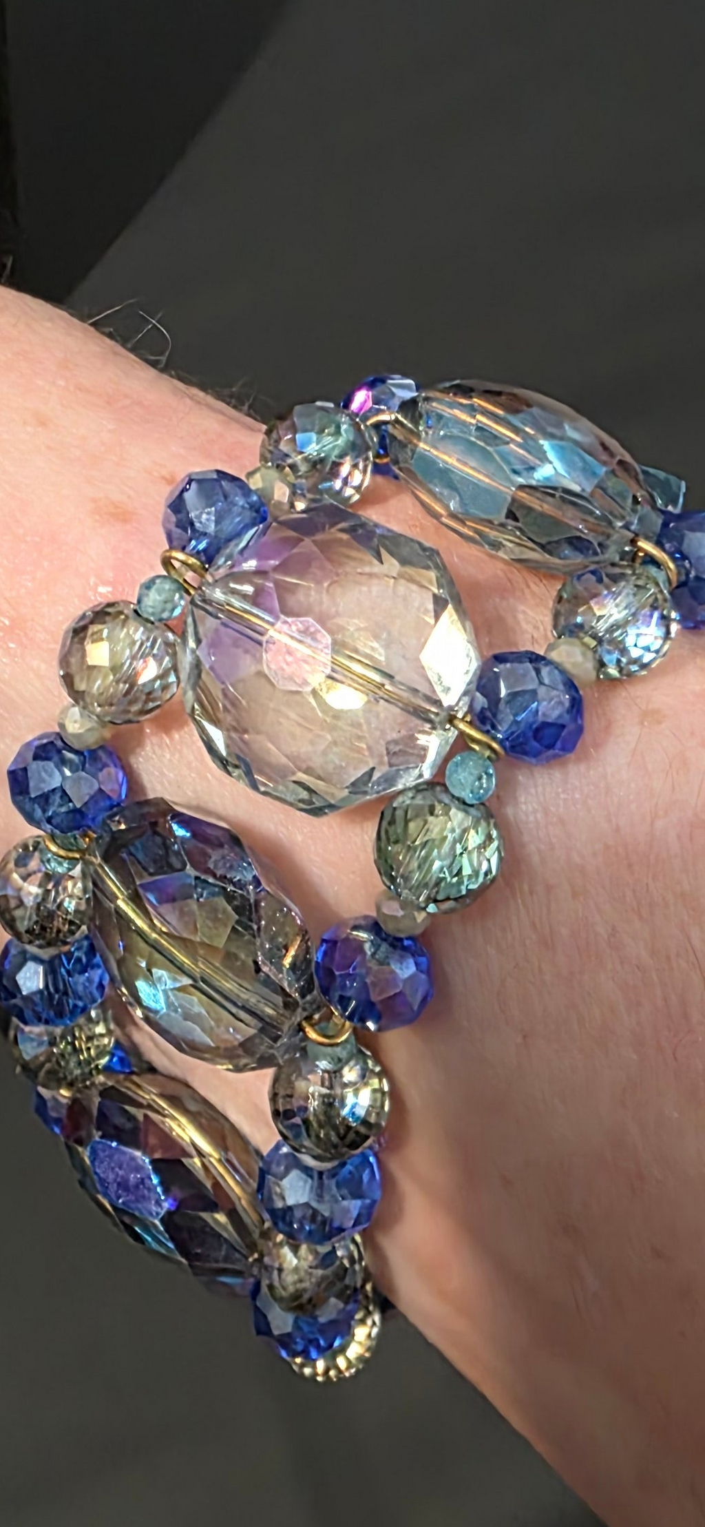 Bow glass bead bracelet
