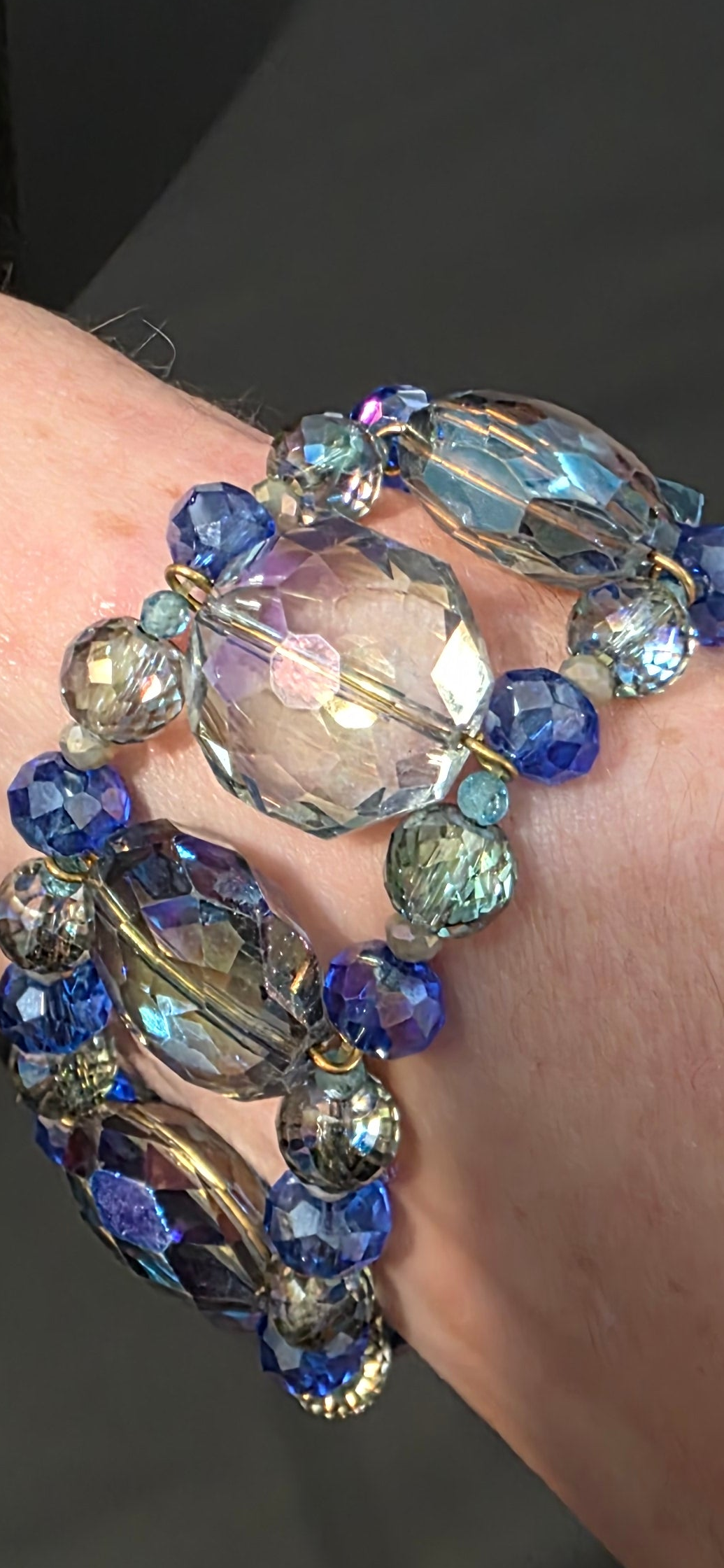 Bow glass bead bracelet