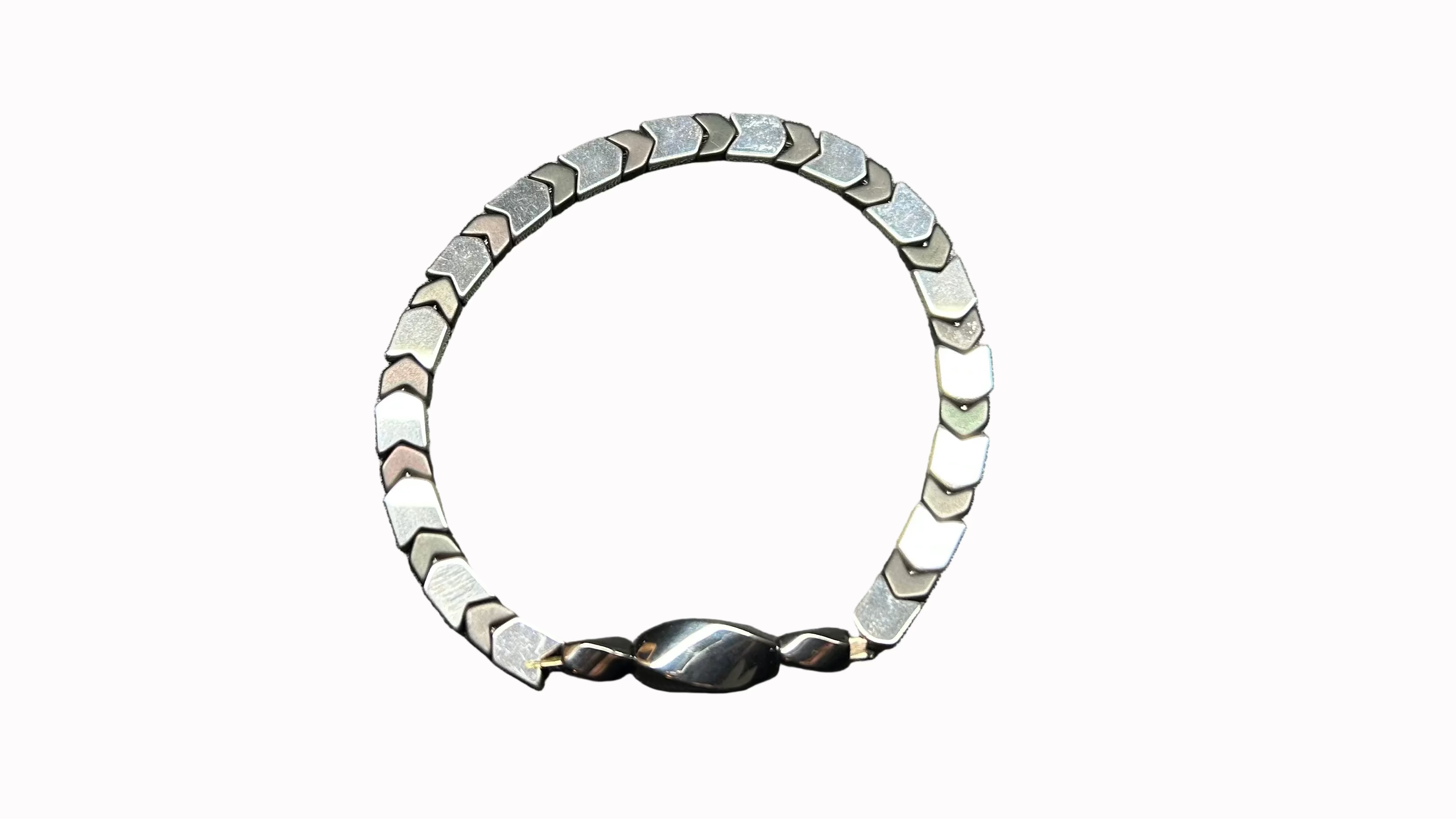 metallic arrow and twist